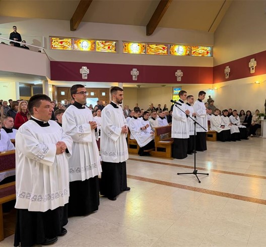 Šestorica bogoslova primljeni među kandidate za sveti red đakonata i prezbiterata